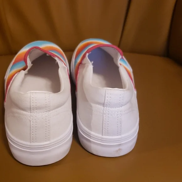 Hand painted slip on shoes - Picture 3 of 4